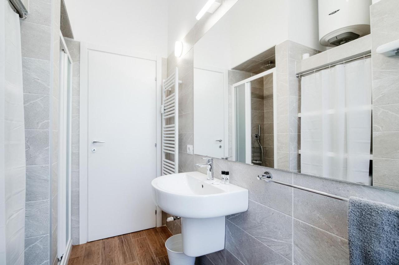 White Loft Como Central - The House Of Travelers Exterior foto